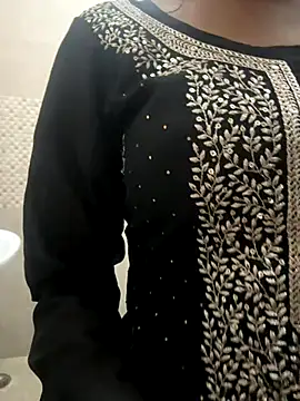 Snapshot of HeerStd chatting on November 2025 01:33:01 PM HeerStd online show from November 2025 01:33:01 PM