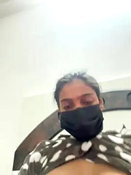 Snapshot of HeerStd chatting on December 2025 01:07:01 PM HeerStd online show from December 2025 01:07:01 PM