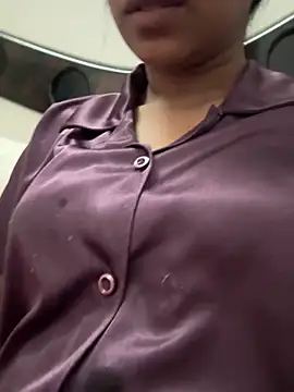 Snapshot of HeerStd chatting on February 2026 04:34:02 AM HeerStd online show from February 2026 04:34:02 AM