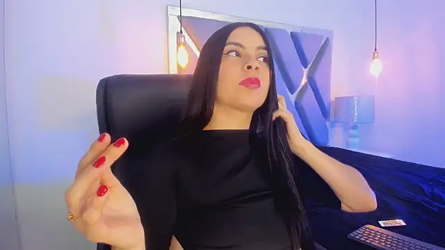 Snapshot of AnniEsstone chatting on October 2025 01:09:01 PM AnniEsstone online show from October 2025 01:09:01 PM