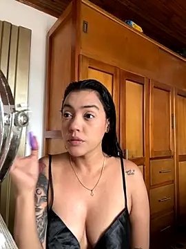 Snapshot of emilylope chatting on September 2025 06:51:01 PM emilylope online show from September 2025 06:51:01 PM