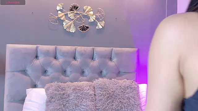 Snapshot of kendalFox_ chatting on February 2026 02:48:01 AM kendalFox online show from February 2026 02:48:01 AM