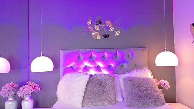 kendalFox  online show from April 2026 03:15:01 AM