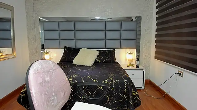 Snapshot of Lucia_jane chatting on November 2025 07:46:02 PM Lucia jane online show from November 2025 07:46:02 PM