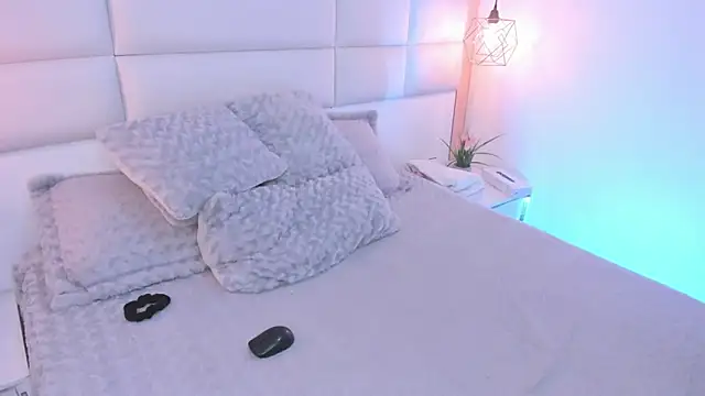 Lucia jane online show from February 2026 08:36:01 PM