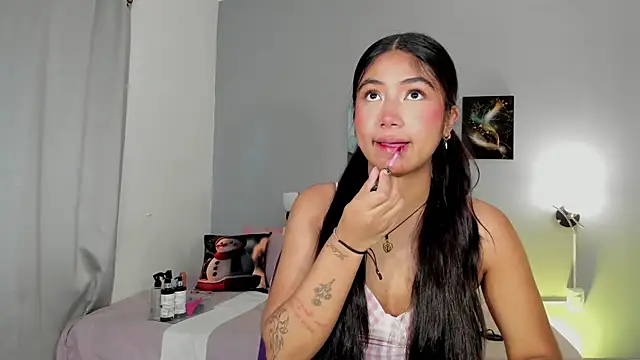 KimTayloor1 online show from November 2025 07:35:01 PM