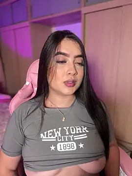 Emiily Moore1 online show from February 2026 11:01:01 PM