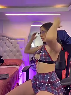 kiara velvet  online show from October 2025 03:17:01 AM