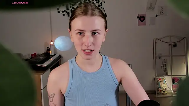 VesperaCeleste online show from March 2026 12:40:01 PM