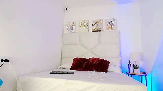 elizawiliamst online show from May 2026 12:57:02 PM