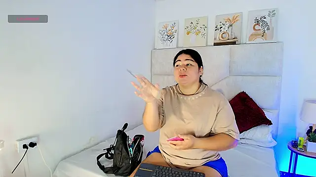 Snapshot of elizawiliamst chatting on June 2026 12:15:02 PM elizawiliamst online show from June 2026 12:15:02 PM