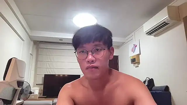 Snapshot of Passionatetwink2 chatting on July 2026 10:55:01 AM Passionatetwink2 online show from July 2026 10:55:01 AM