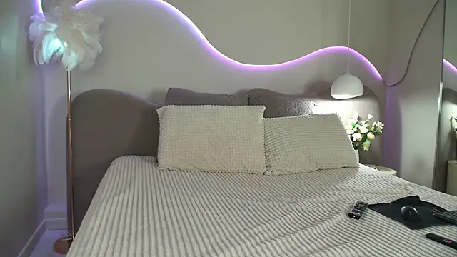 NicolSpace online show from April 2026 03:34:02 AM