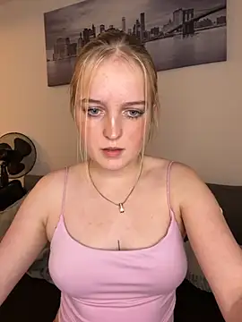 DieBlondeHannah online show from October 2025 01:31:02 PM