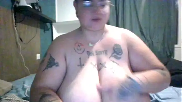 Snapshot of PirateXL chatting on May 2026 10:50:03 PM PirateXL online show from May 2026 10:50:03 PM