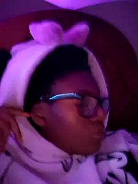 SexyGemBeautyX online show from December 2025 06:04:01 PM