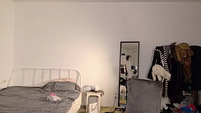 KikiMoor online show from April 2026 12:29:02 PM