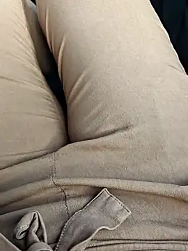 Snapshot of Horny_mummy chatting on November 2025 01:21:02 PM Horny mummy online show from November 2025 01:21:02 PM