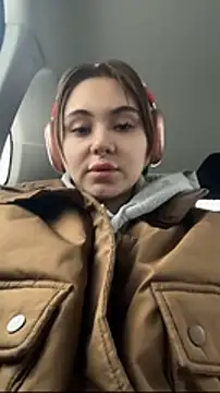 LunaMillie online show from January 2026 10:18:02 AM