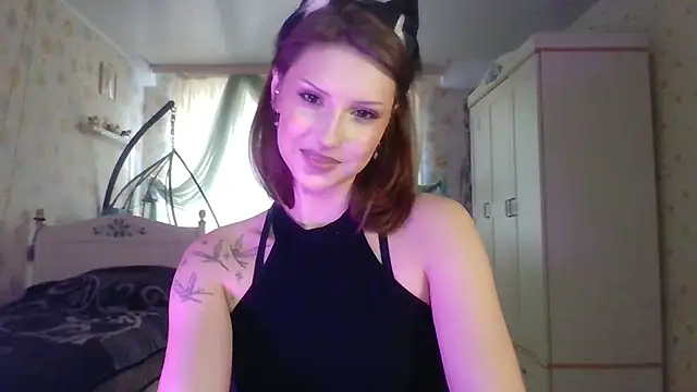 RuxaShade online show from October 2025 11:22:01 AM