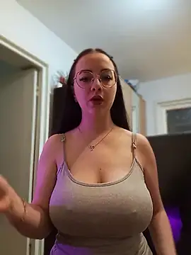 IvyClouds online show from June 2026 08:06:02 AM
