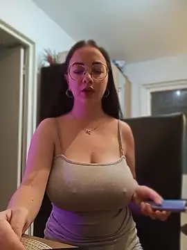 IvyClouds online show from June 2026 10:09:01 AM