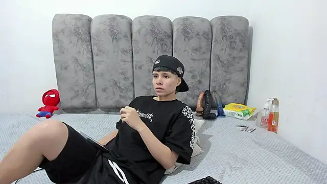 Snapshot of Bruno_Cruzz chatting on June 2026 02:16:01 AM Bruno Cruzz online show from June 2026 02:16:01 AM
