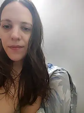 Snapshot of lauflor chatting on April 2026 11:05:02 AM lauflor online show from April 2026 11:05:02 AM