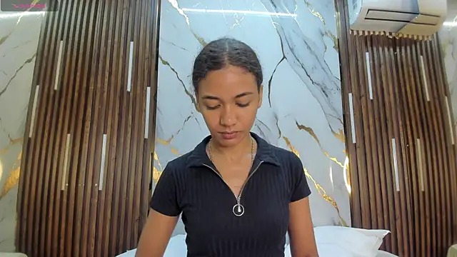 Snapshot of VictoriaDuart chatting on May 2026 08:36:01 PM VictoriaDuart online show from May 2026 08:36:01 PM