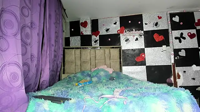 skinnyanddaphne online show from February 2026 05:22:02 PM