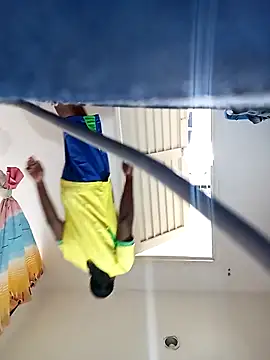 Snapshot of MackMacKenzie chatting on September 2025 09:48:02 PM MackMacKenzie online show from September 2025 09:48:02 PM