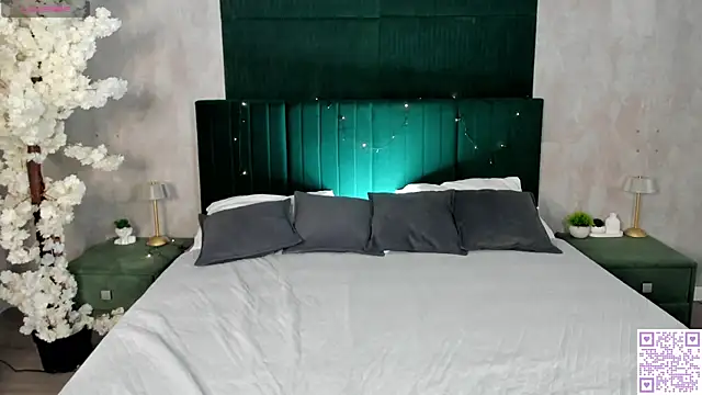 Brenda Puff online show from March 2026 12:27:01 AM