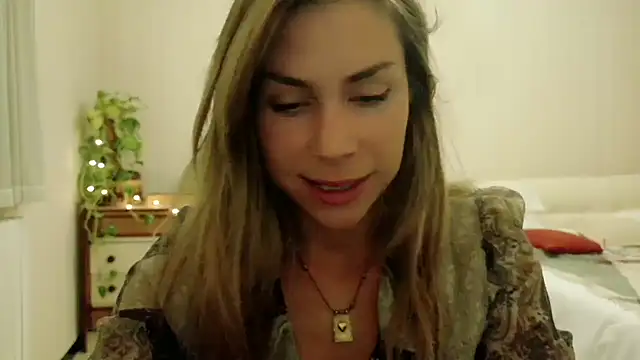 Snapshot of wonderalice31 chatting on September 2025 06:57:02 PM wonderalice31 online show from September 2025 06:57:02 PM