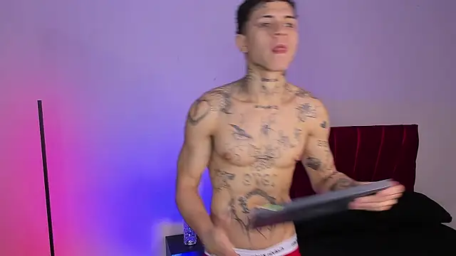 Snapshot of john_mystic chatting on December 2025 12:40:01 AM john mystic online show from December 2025 12:40:01 AM