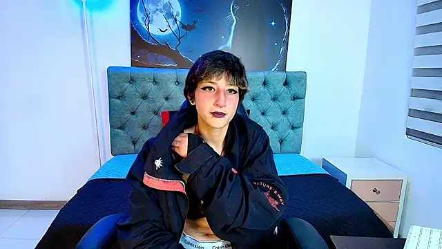 IsabelCortezz online show from October 2025 12:00:02 PM