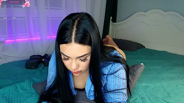 Snapshot of katerine_Monroe chatting on February 2026 03:35:02 PM katerine Monroe online show from February 2026 03:35:02 PM