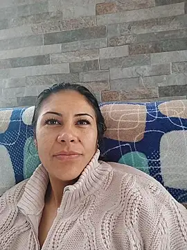 KittyHoleshot87 online show from February 2026 02:39:02 PM