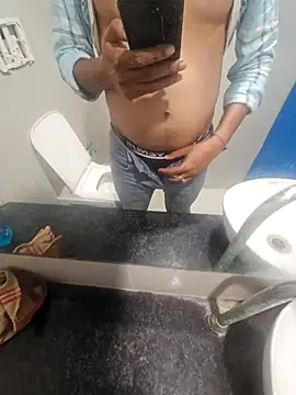 Snapshot of Gamecoc chatting on November 2025 10:40:02 AM Gamecoc online show from November 2025 10:40:02 AM