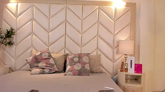 NikoStone  online show from April 2026 04:46:02 AM