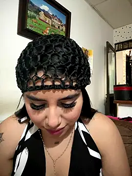 Snapshot of Sophie_Dreamss chatting on November 2025 08:38:02 PM Sophie Dreamss online show from November 2025 08:38:02 PM