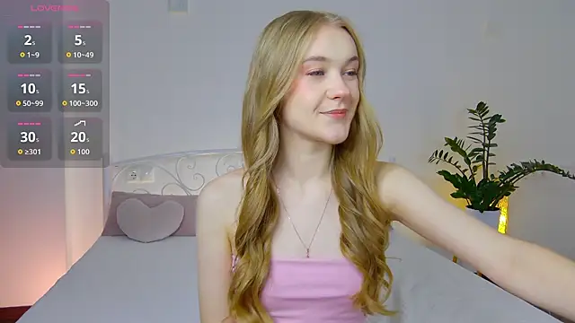 KumiKruz online show from November 2025 02:35:01 PM