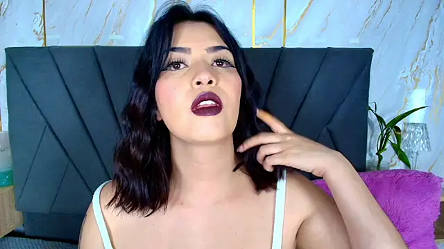 chloe Laurent1 online show from October 2025 05:38:01 AM