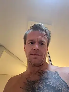 DILFiGuess11 online show from April 2026 03:53:02 PM