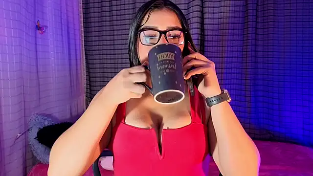 Kayleemorales online show from December 2025 05:19:02 PM