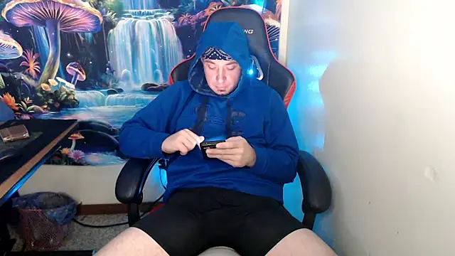 Snapshot of YoBlezz chatting on December 2025 08:37:02 PM YoBlezz online show from December 2025 08:37:02 PM