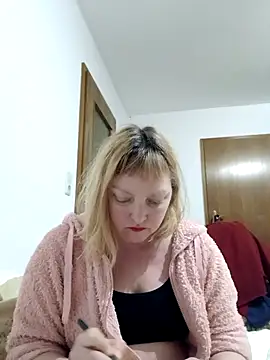 LiluLiluLilu online show from February 2026 05:36:01 PM