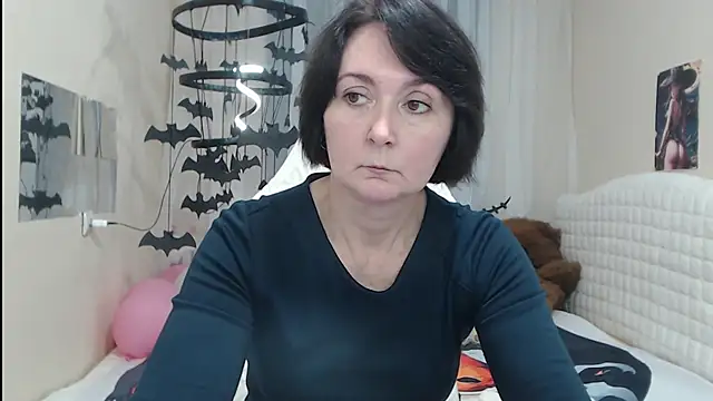 VivianGuchih online show from November 2025 12:51:01 PM