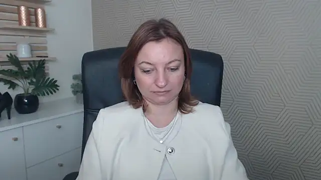 angelaSamt online show from November 2025 06:35:01 AM