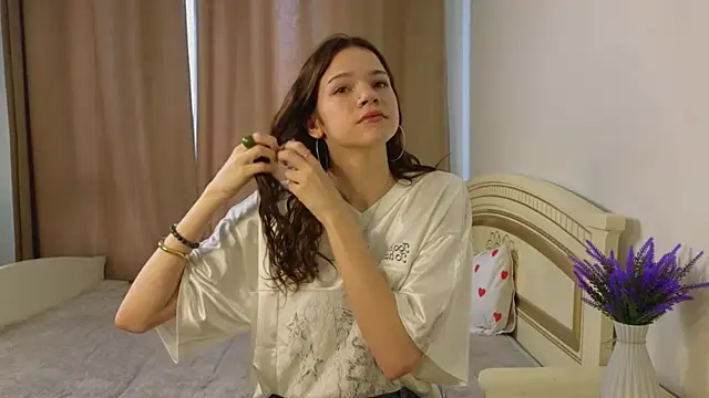 VelvetRisque online show from April 2026 06:05:02 AM