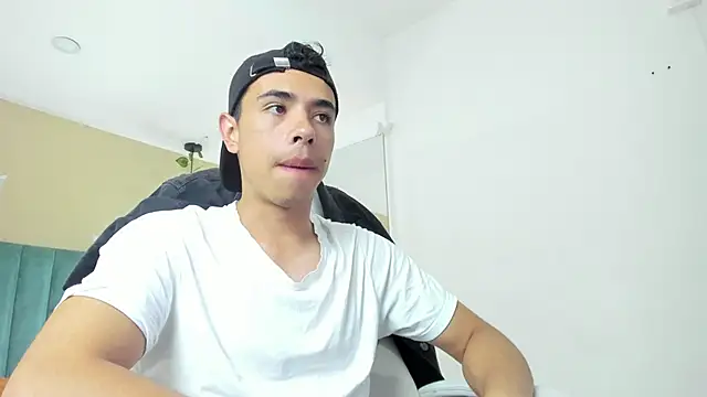 Muscle Scott online show from September 2025 12:07:01 PM